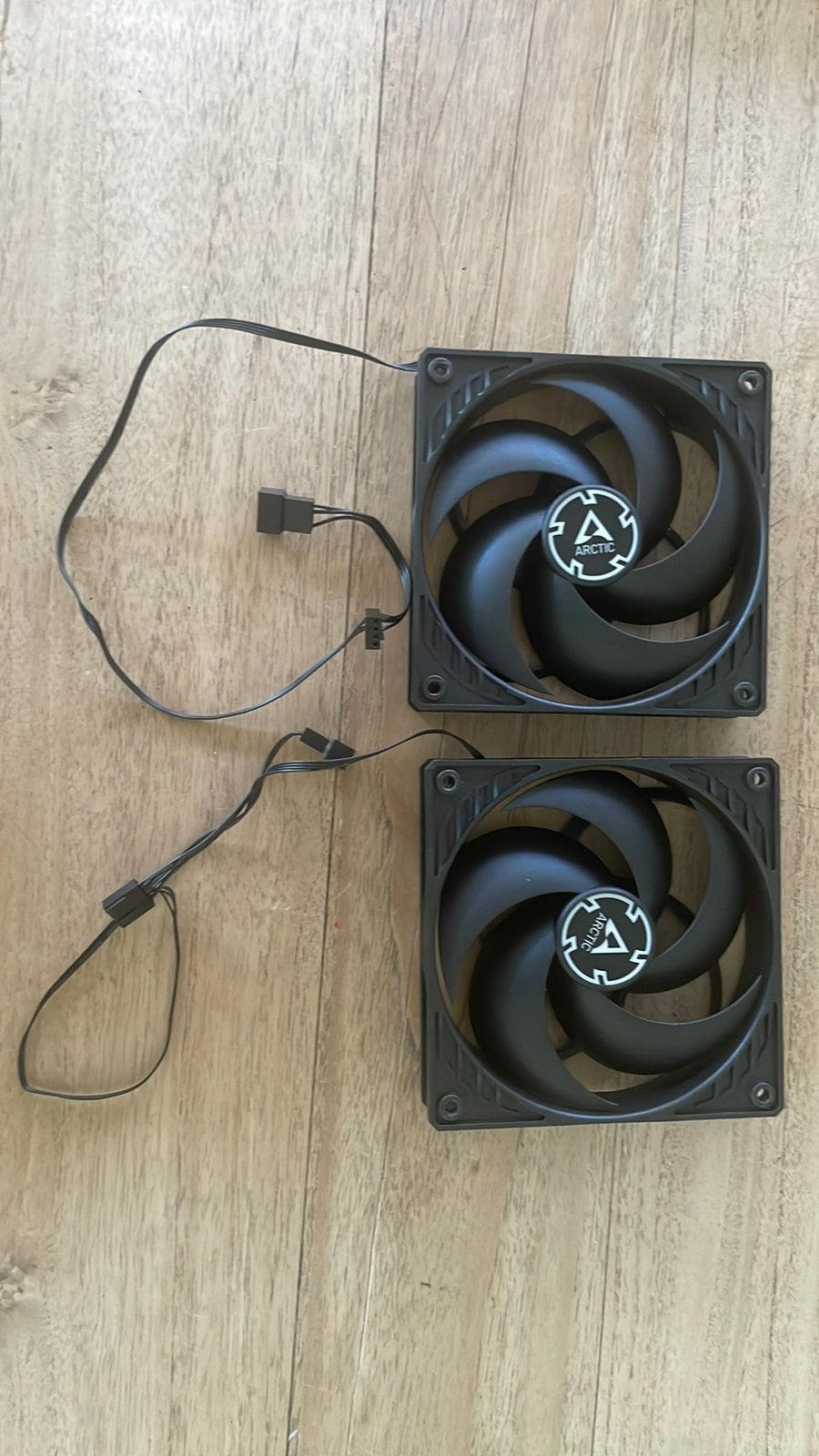 2 Arctic P12 PWM’s, Ophalen of Verzenden, Zo goed als nieuw, Luchtkoeling