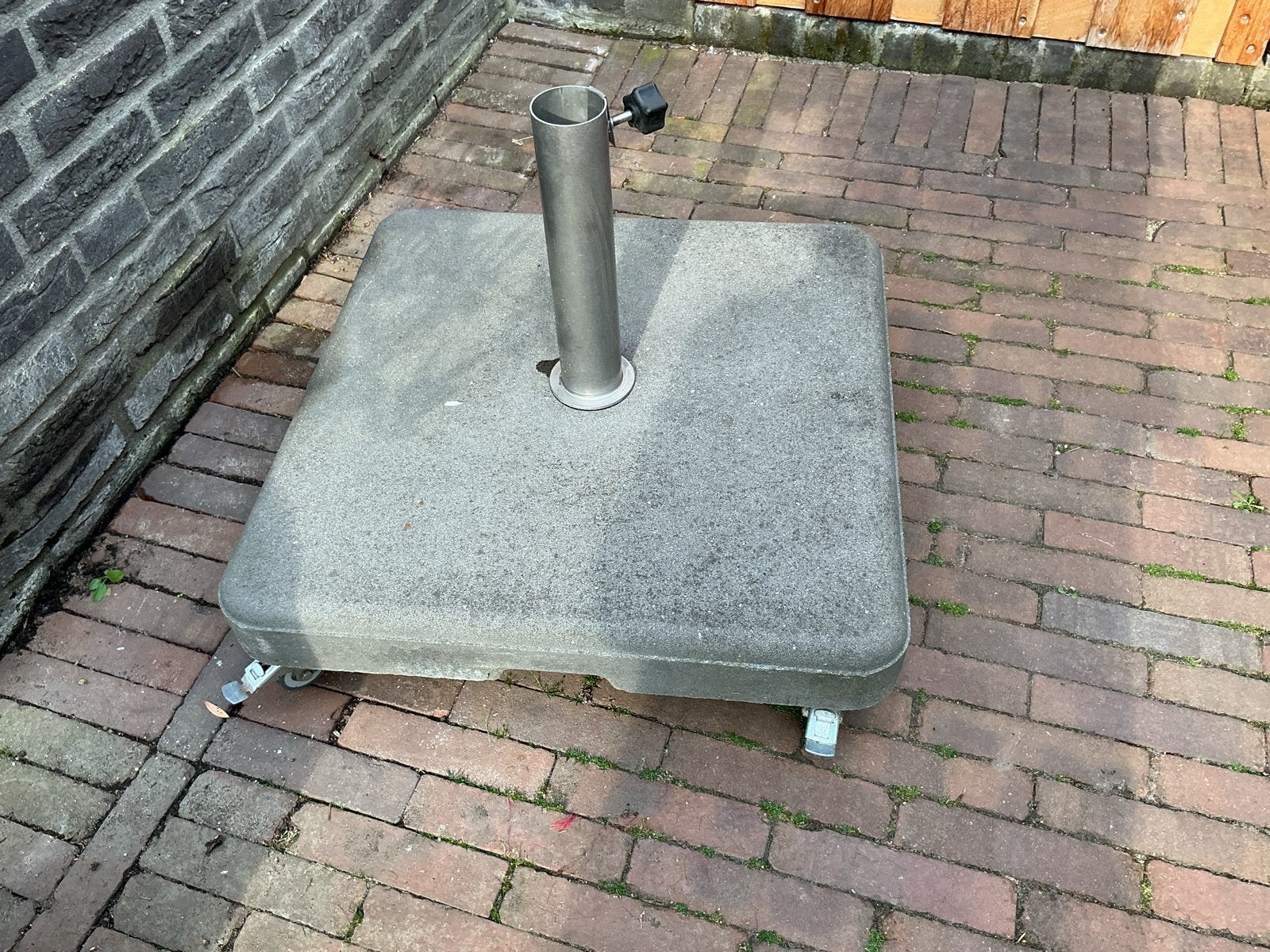 Parasolvoet van beton, 60kg, z.g.a.n., Tuin en Terras, Ophalen, Zo goed als nieuw, Parasolvoet