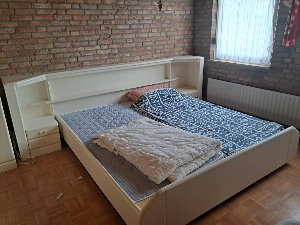Bed, Ophalen, Zo goed als nieuw, Eenpersoons