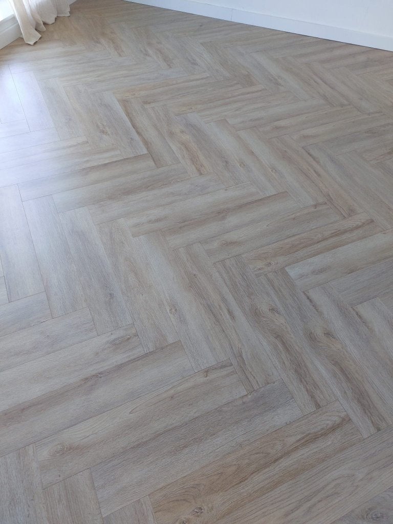Laminaatvloer met visgraatpatroon, Ophalen, 50 tot 150 cm, Zo goed als nieuw, 10 m² of meer