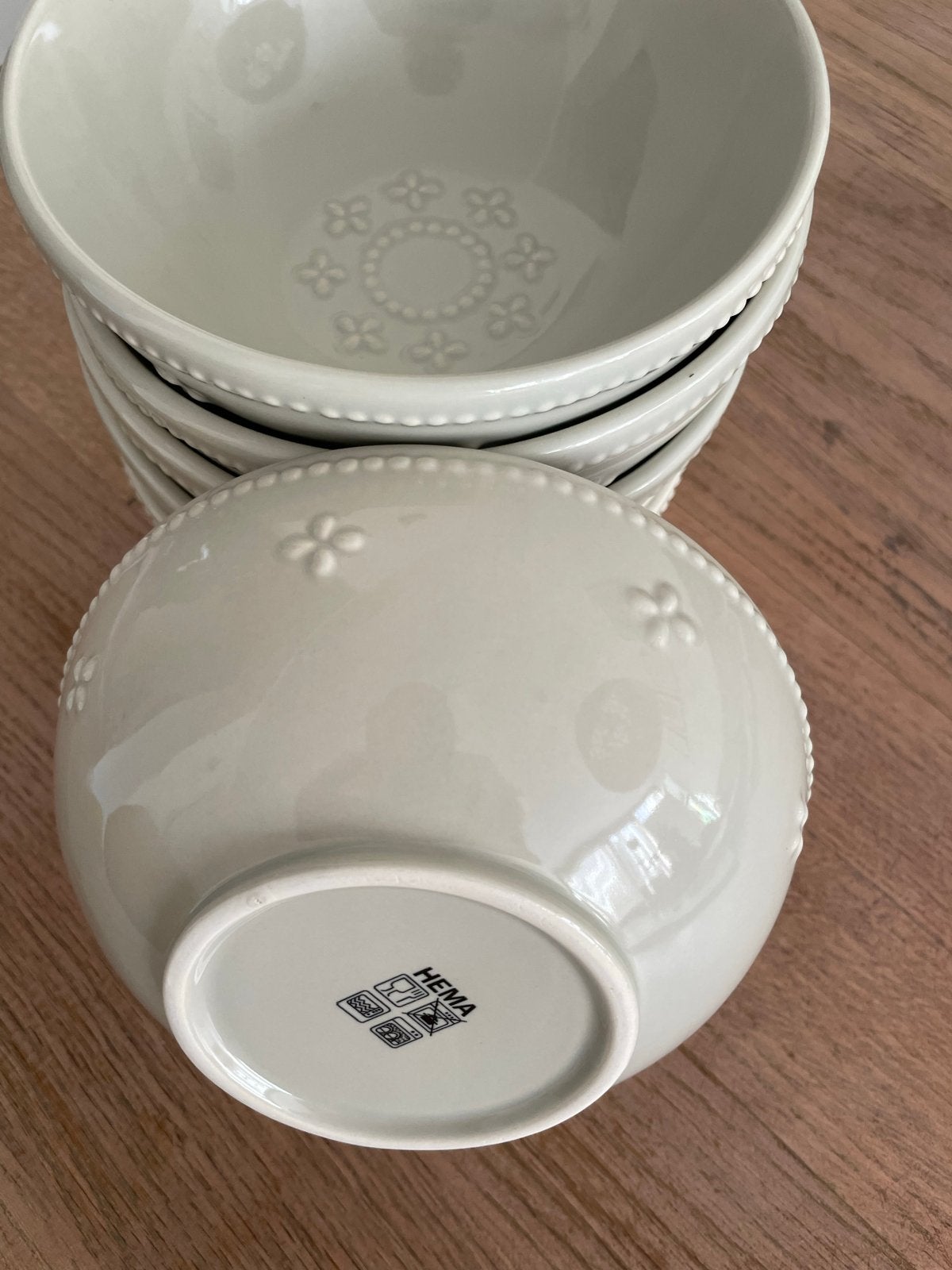 Set van 6 beige HEMA kommen, zo goed als nieuw, Huis en Inrichting, Keuken | Servies, Ophalen, Zo goed als nieuw, Keramiek, Kom(men)