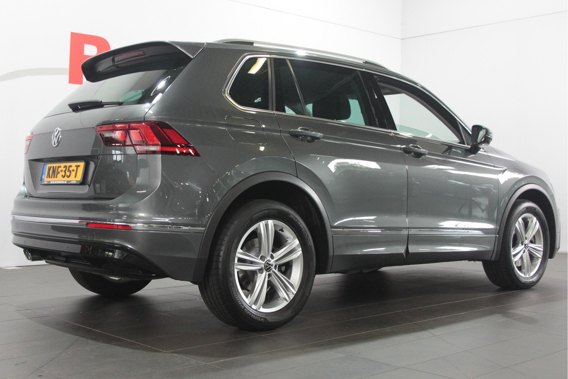 Volkswagen Tiguan 2.0 TSI 4Motion R-Line - Navi / Bluetooth, Auto's, Automaat, Gebruikt, Euro 6, 4 cilinders