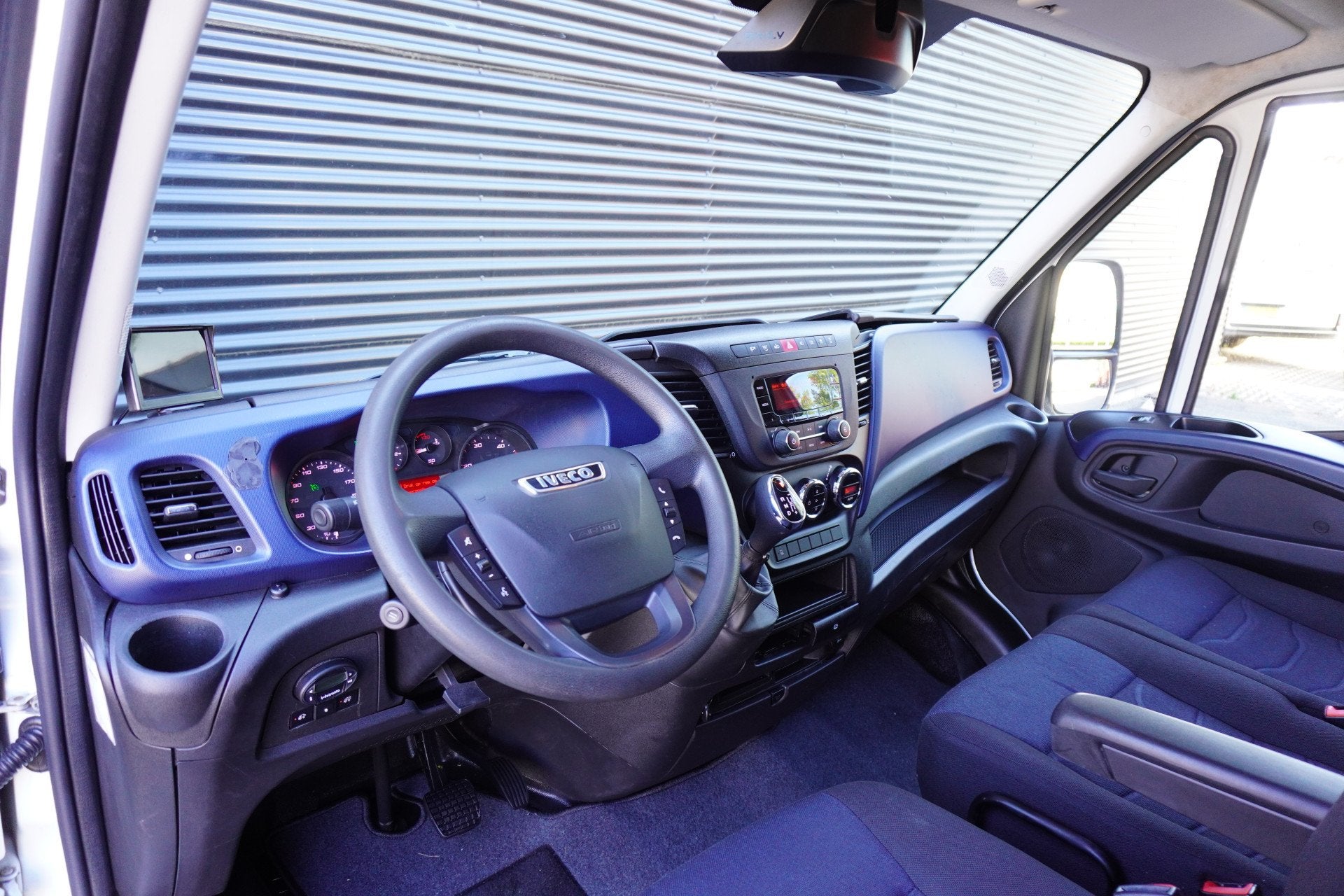 Iveco Daily 35S18 3 liter 180pk Automaat Bakwagen Laadklep Z, Automaat, Achterwielaandrijving, Gebruikt, Euro 6