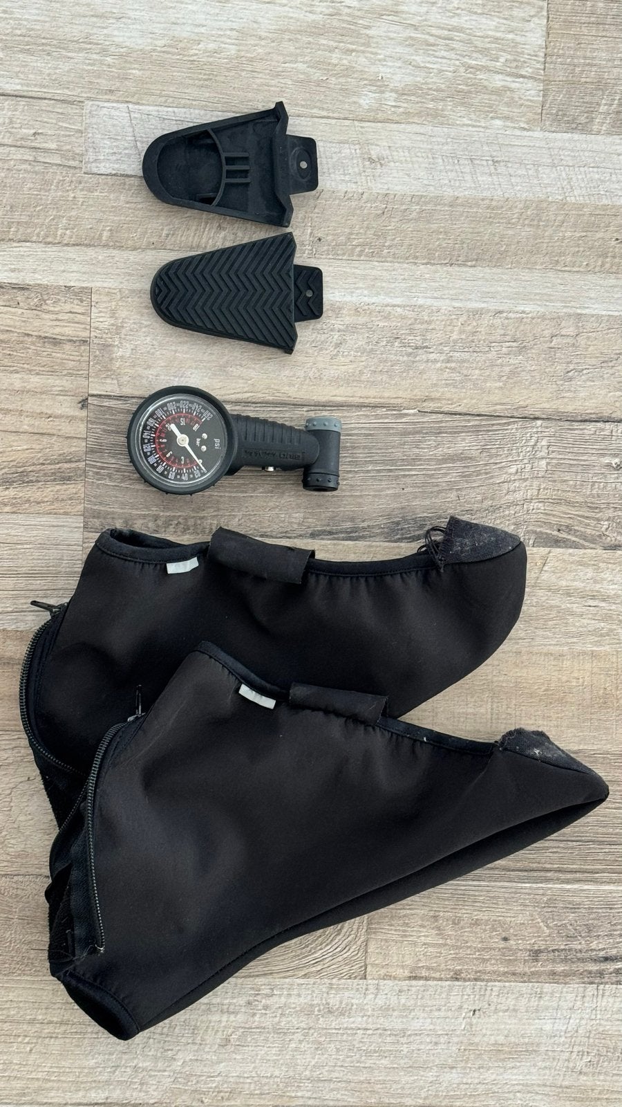 Fietsschoenhoezen, clip-on covers & bandenspanningsmeter, Fietsen en Brommers, Gebruikt, Schoenen, Overige maten, Ophalen of Verzenden