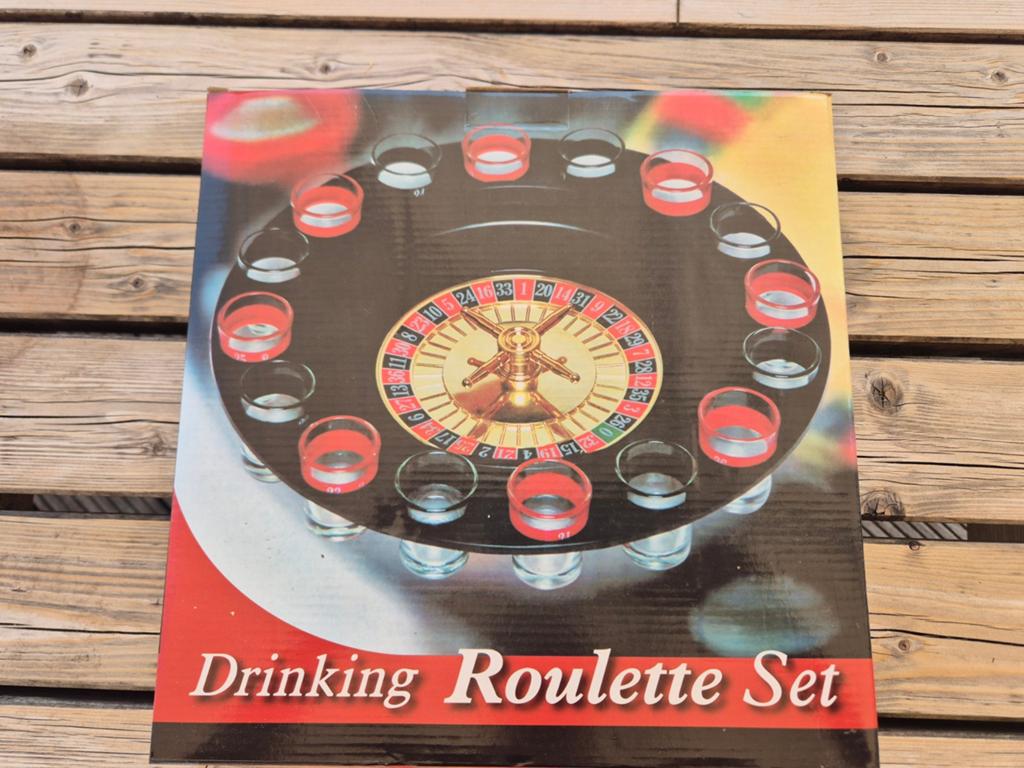 Nieuw Drinking Roulette Set - Feestspel met shotglaasjes, Vijf spelers of meer, Ophalen of Verzenden, Nieuw