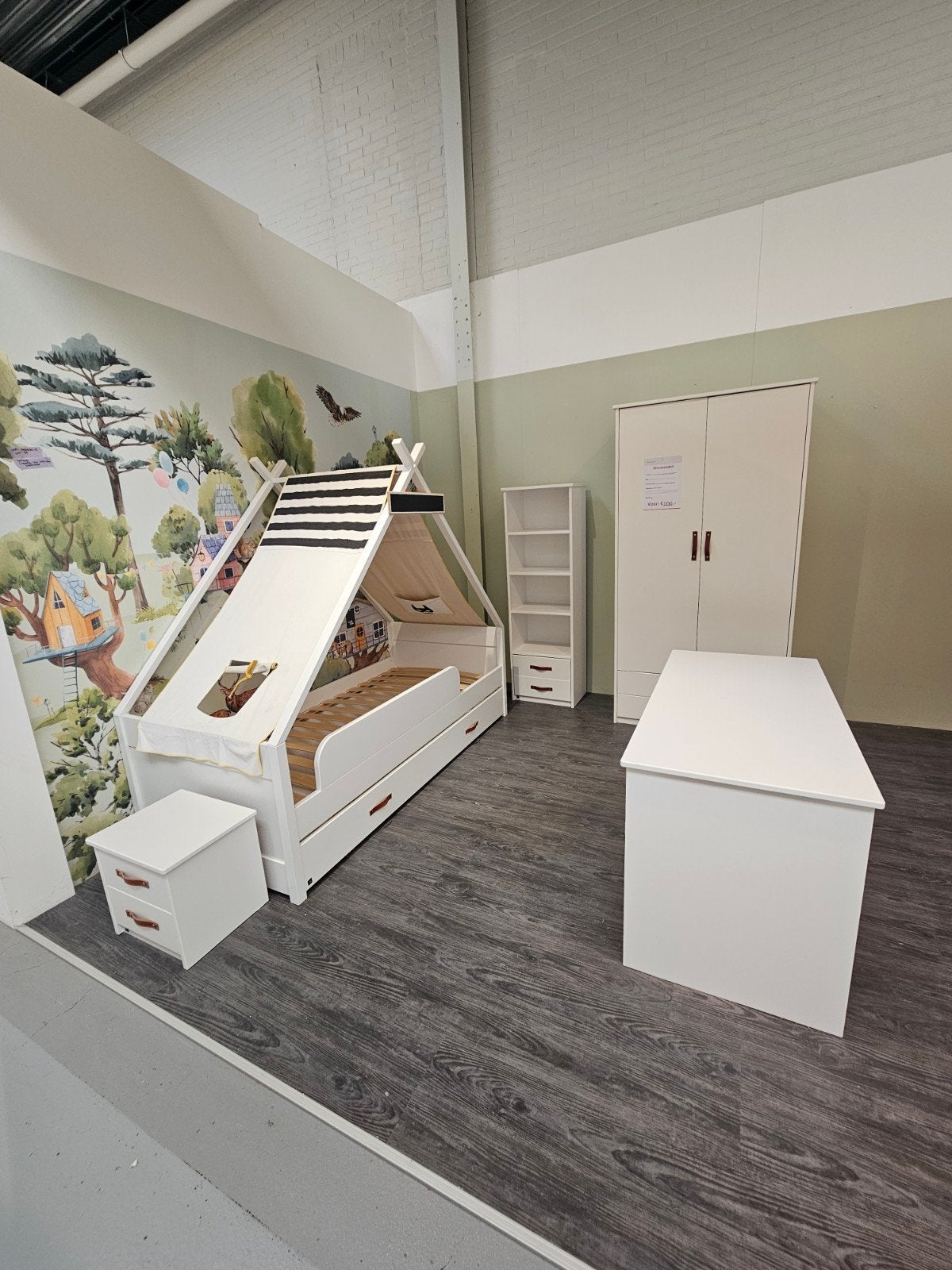 Coolkids tipi bed, nachtkastje, bureau, kast en 2-deurskast, Kinderen en Baby's, Kinderkamer | Complete kinderkamers, Ophalen
