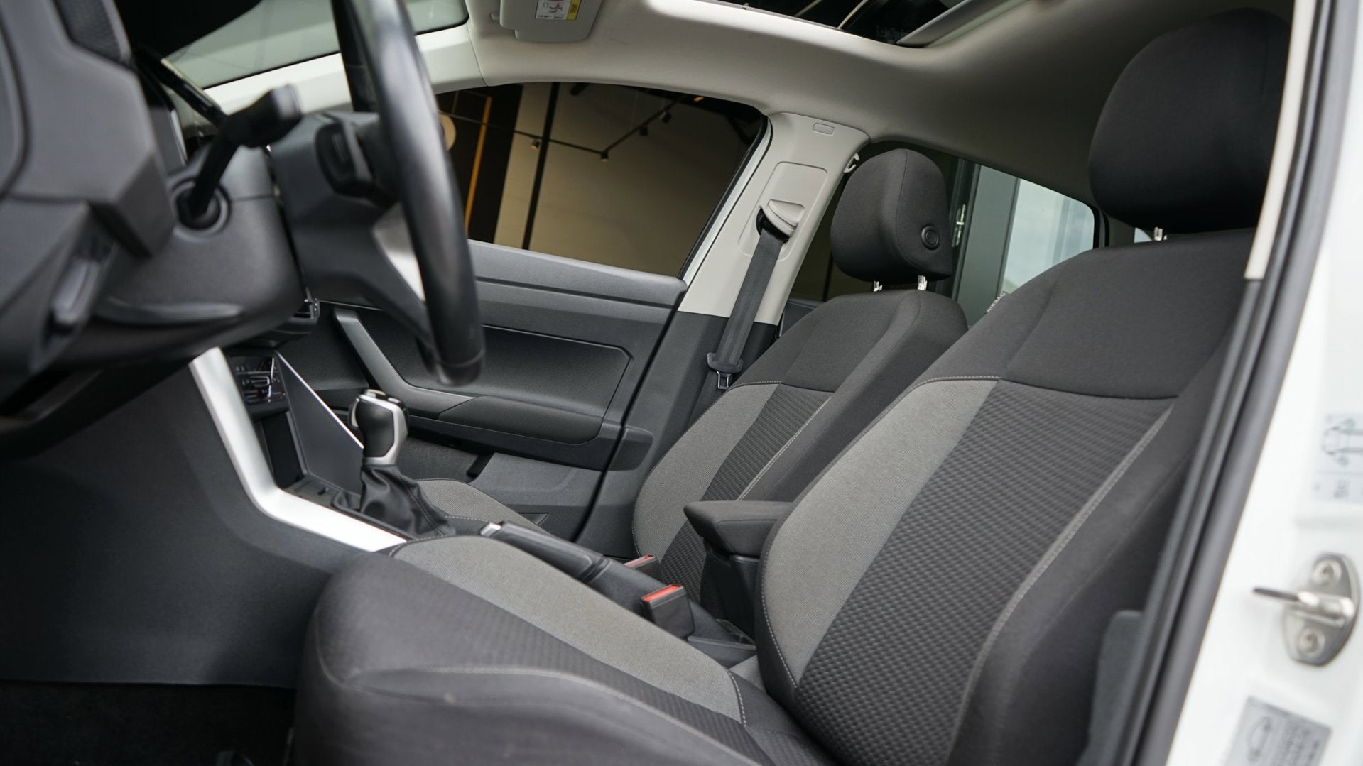 Volkswagen Polo 1.0 TSI AUTOMAAT 110 Pk |CARPLAY|CLIMA|DAB|F, Stof, Gebruikt, Zwart, Wit