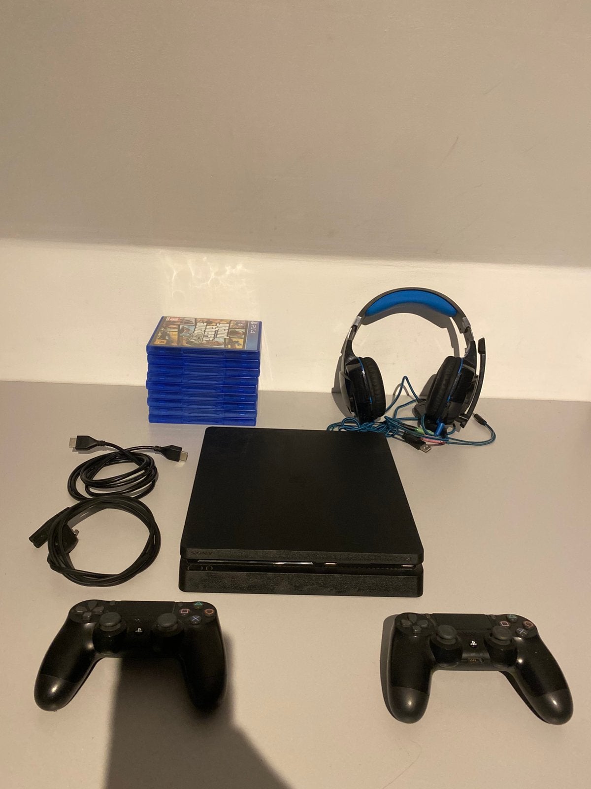 Playstation 4 inclusief: spellen, controllers en headset!, Ophalen, Met games, Met 2 controllers, Zo goed als nieuw