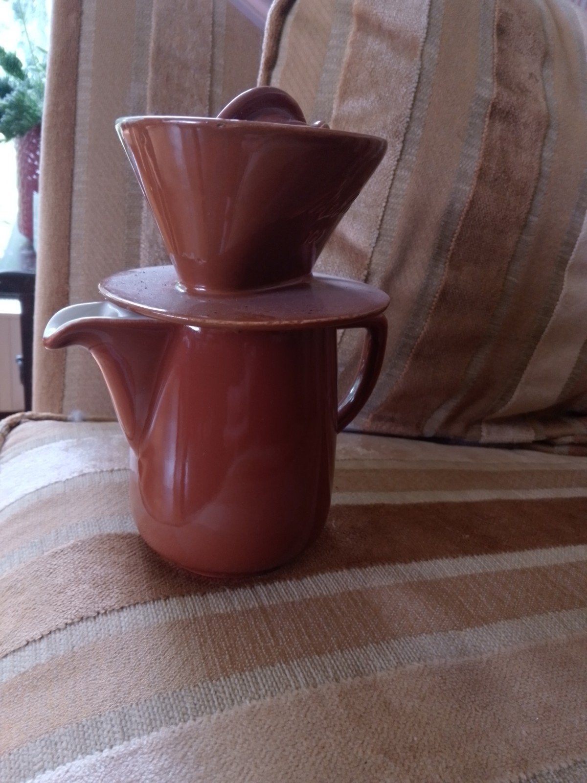 Melitta 100 koffiekan met filterhouder - Bruin keramiek, Overige typen, Ophalen of Verzenden, Zo goed als nieuw, Steen/keramiek