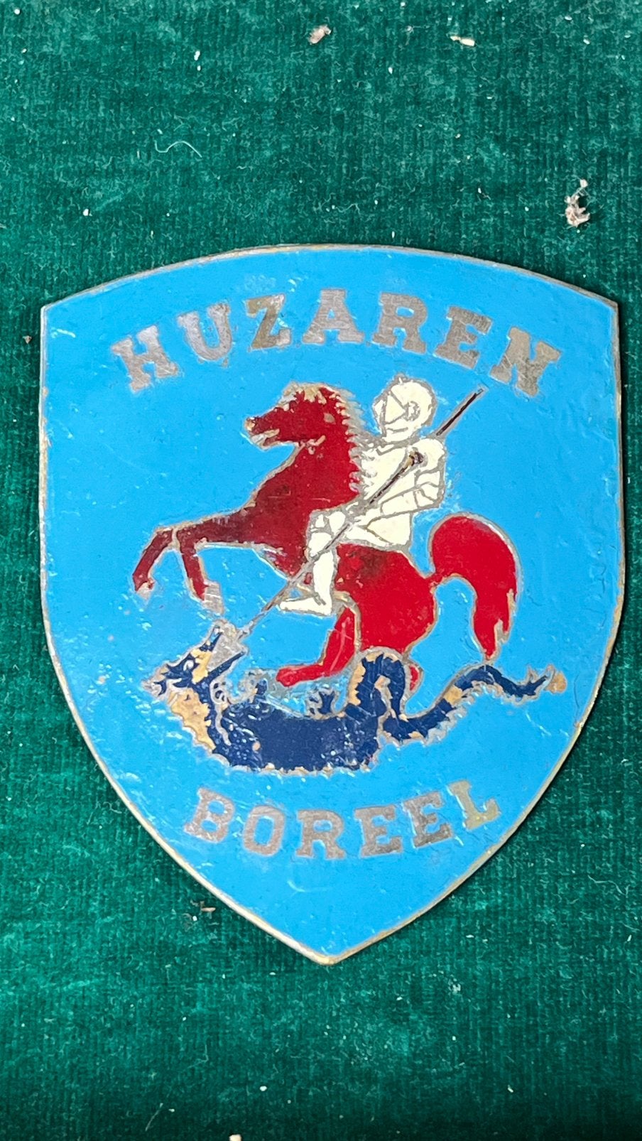 Metalen mouwembleem HUZAREN VAN BOREEL NED INDIE KNIL, Verzamelen, Ophalen of Verzenden, Landmacht, Nederland, Embleem of Badge