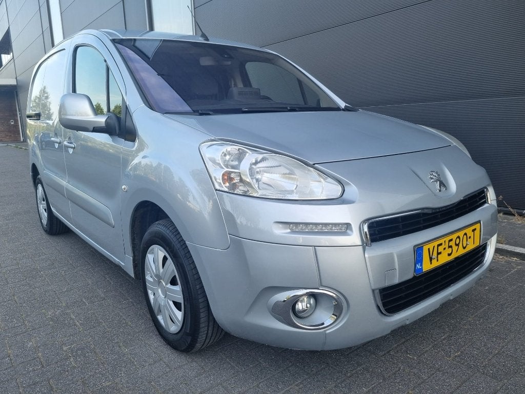 Peugeot Partner 1.6 HDI 2013. Lees beschrijving, nette auto!, Euro 5, Stof, Metallic lak, 4 cilinders