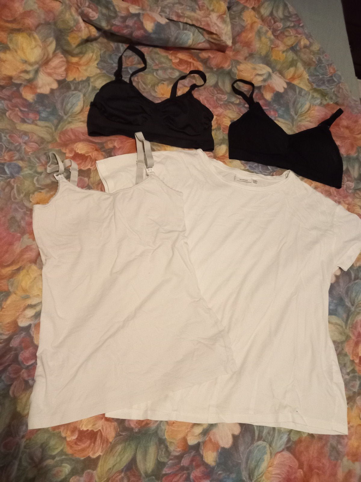 Zwangerschaps shirt & voedingshemdjes en BHs, Maat 38/40 (M), Gedragen, Wit, Yessica