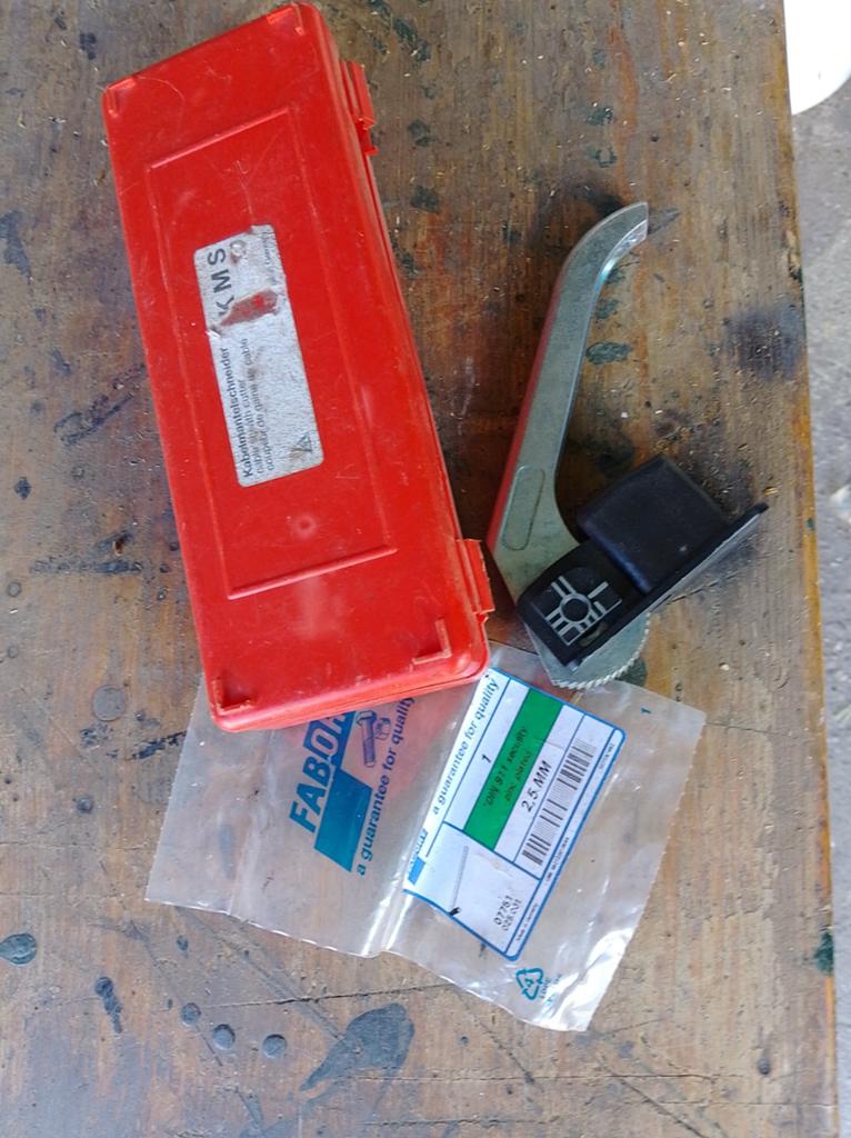KMS Kabelmantelsnijder - Kabelstripper, Ophalen of Verzenden, Gebruikt
