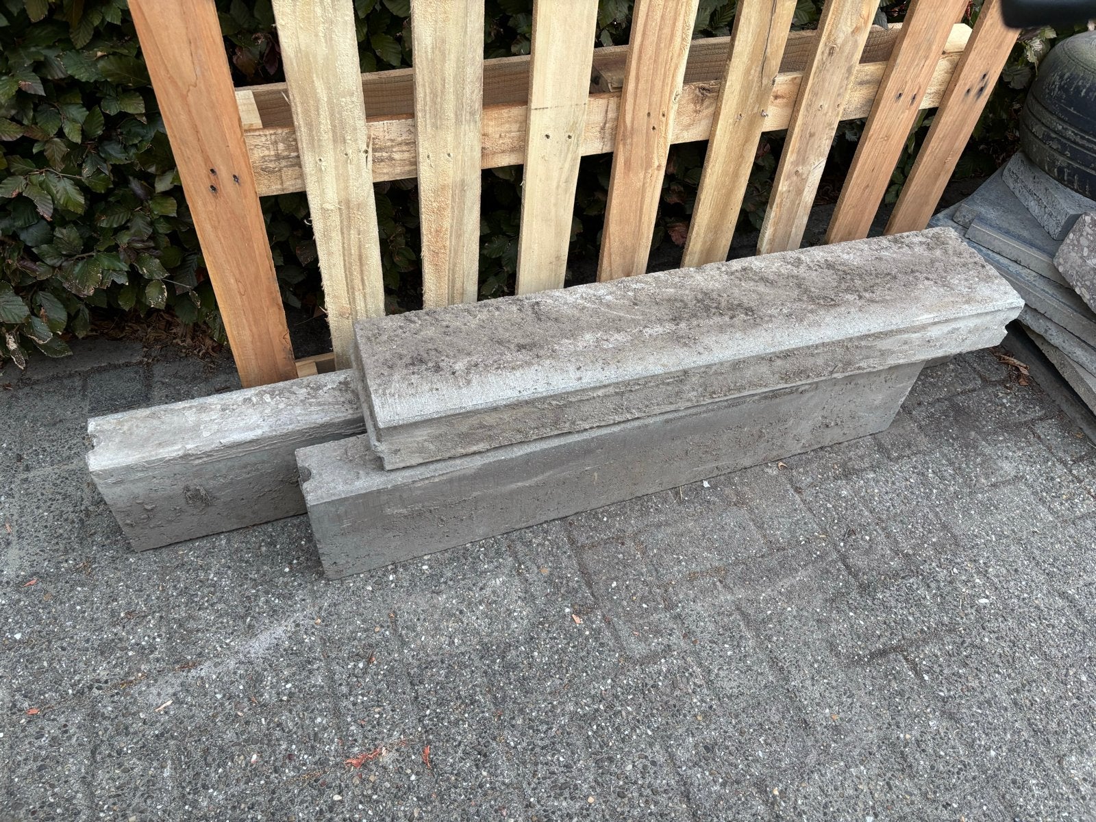 Gratis af te halen: Opsluitbanden in diverse maten, Ophalen, Gebruikt, Beton, Overige typen