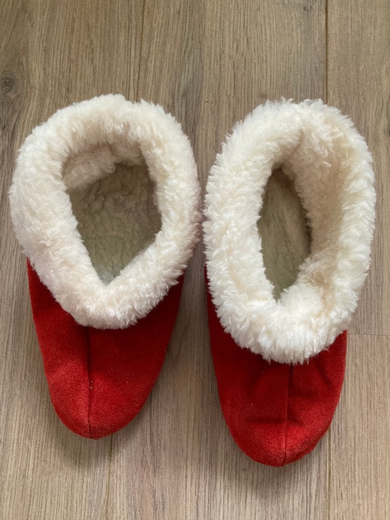 Suède pantoffels/sloffen, Kleding | Dames, Schoenen, Oranje, Ophalen of Verzenden, Pantoffels of Sloffen, Gedragen
