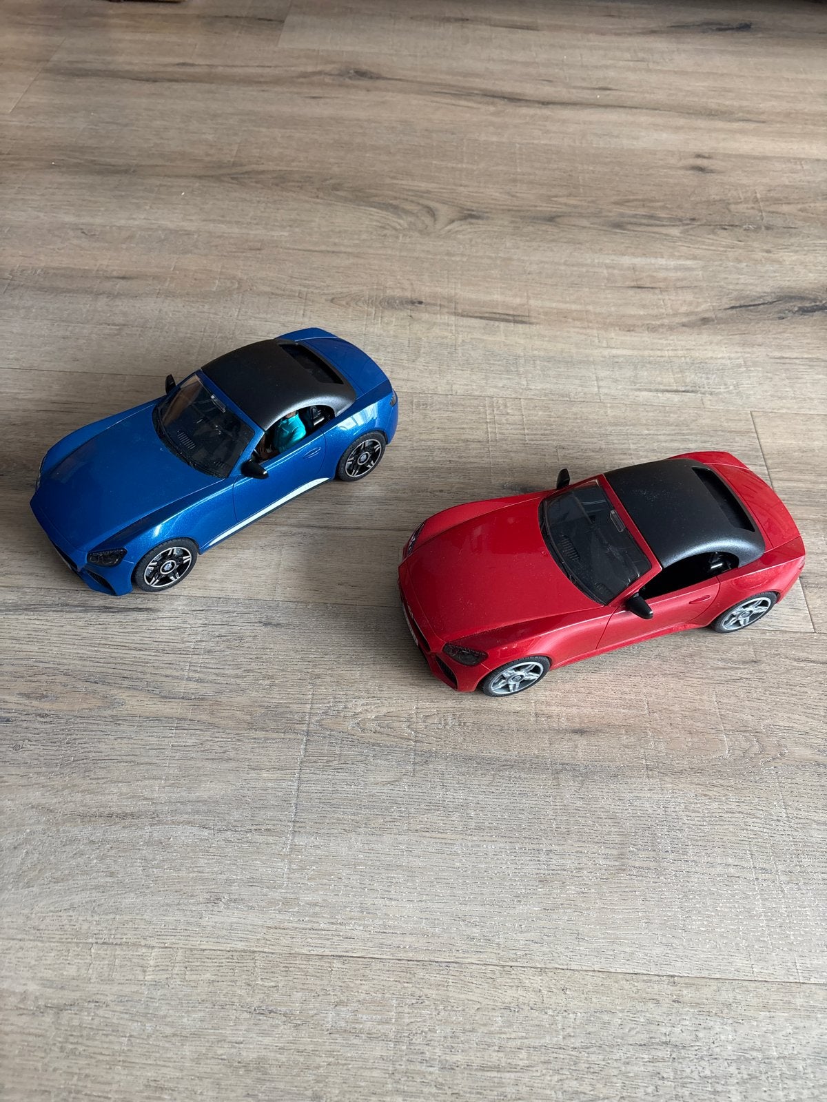 Bruder sportwagens set: blauwe en rode cabrio, Ophalen, Gebruikt