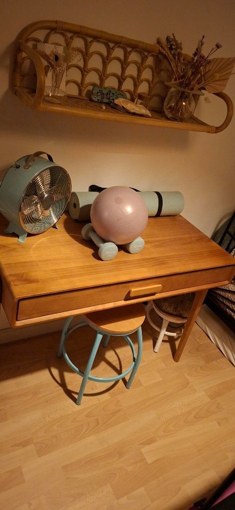 Bureau van teakhout met vintagelook., Huis en Inrichting, Ophalen, Gebruikt, Kinderbureau, 50 cm