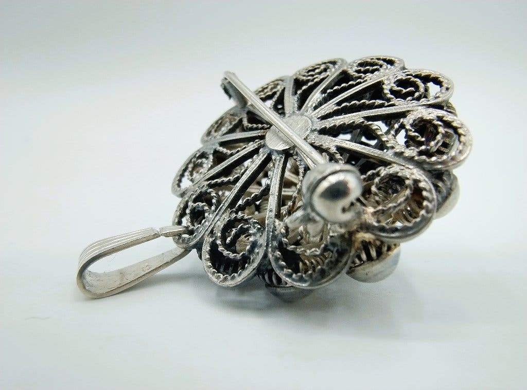 Zilveren Zeeuwse knop broche of ketting hanger, Sieraden, Tassen en Uiterlijk, Broches, Info@zilverwebsite.nl, Verzenden, Zo goed als nieuw