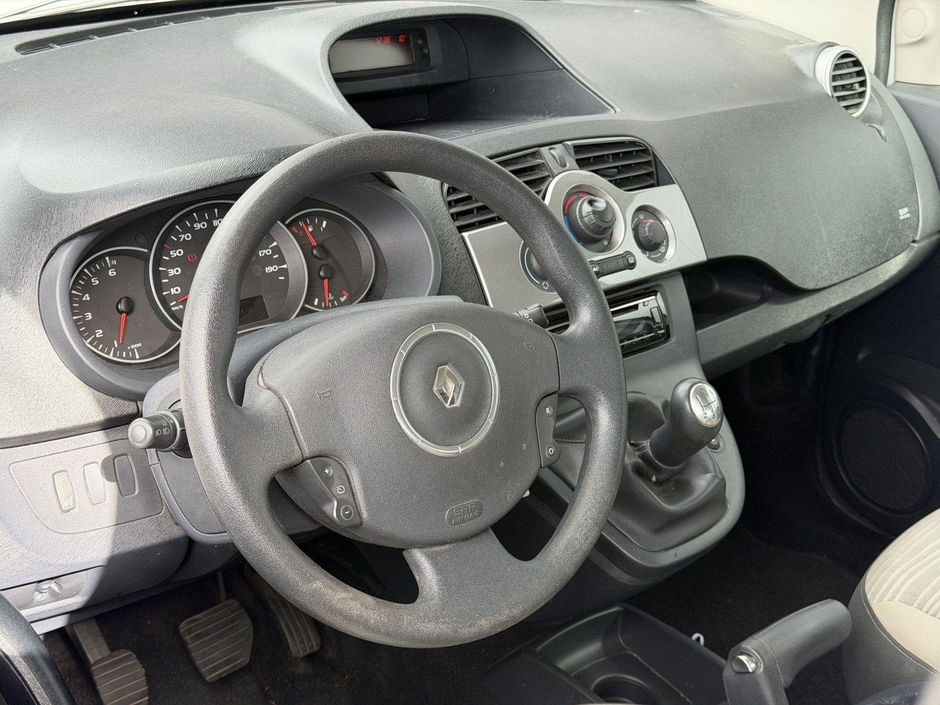 Renault Kangoo Family 1.6-16V Authentique | RIJKLAAR | Airco, Stof, Gebruikt, Zwart, 4 cilinders