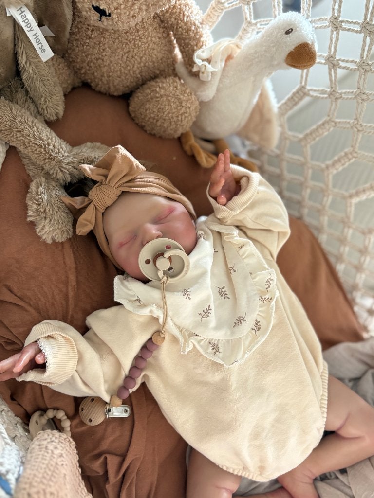 Reborn baby laura, Ophalen of Verzenden, Zo goed als nieuw, Babypop, Levensecht of Reborn