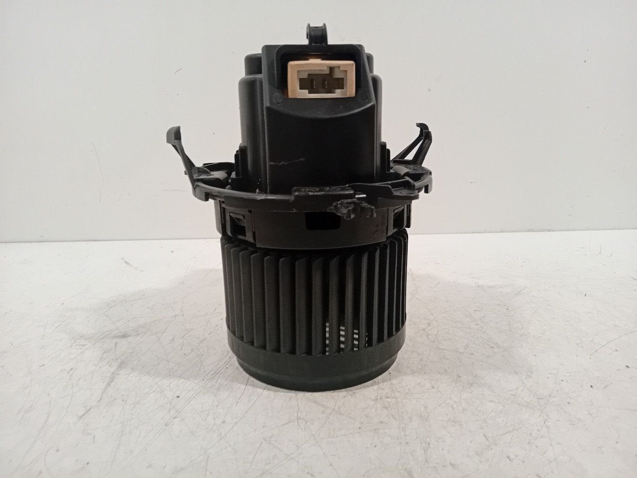 Kachel ventilator motor Renault Captur, Onderdelen@venauto.nl, Van der Ven Autorecycling B.V., Gebruikt, Ettenseweg 76, 4706 PB Roosendaal, The Netherlands