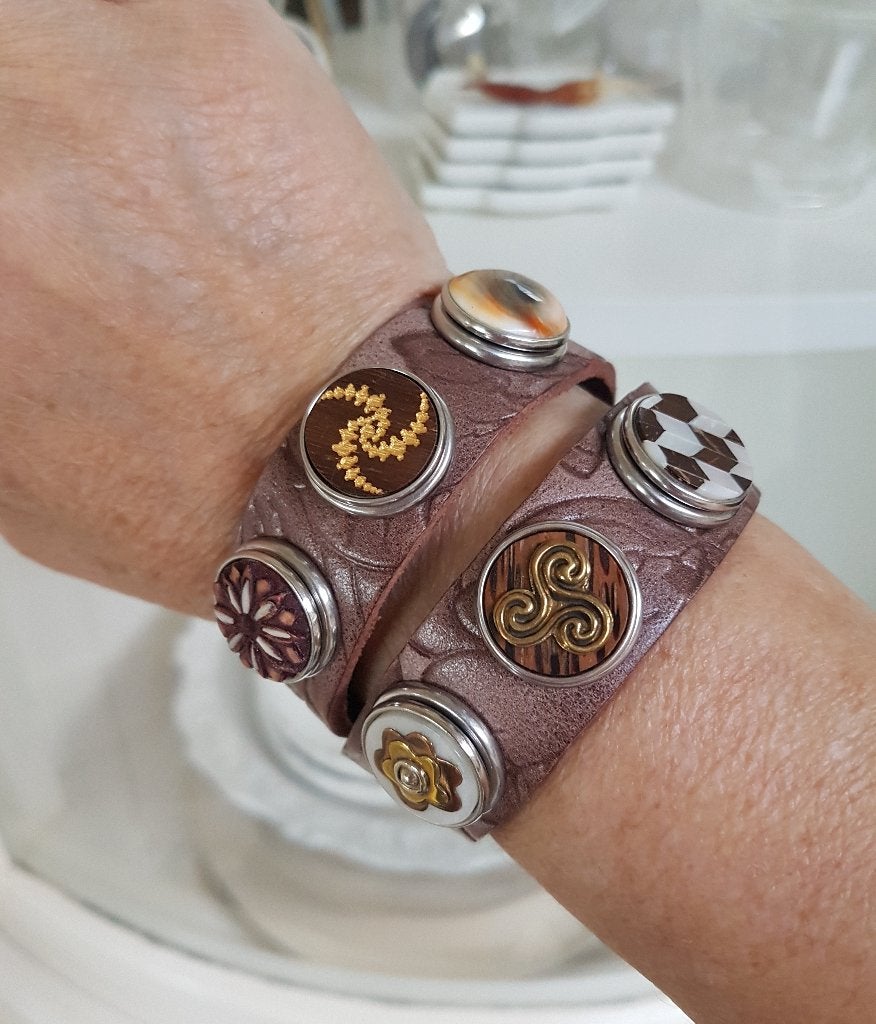 Noosa Amsterdam Armband double embossed Chocolate Brown, Verzenden, Nieuw, Bruin, Leer