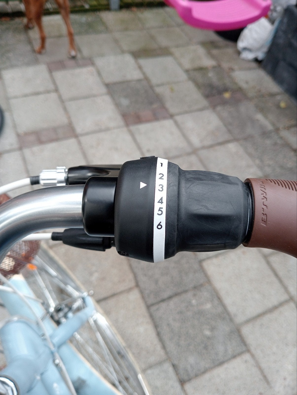 meidenfiets zo  goed als nieuw met 6 versnellingen en fiets, Fietsen en Brommers, Fietsen | Dames | Damesfietsen, Velgrem, Versnellingen