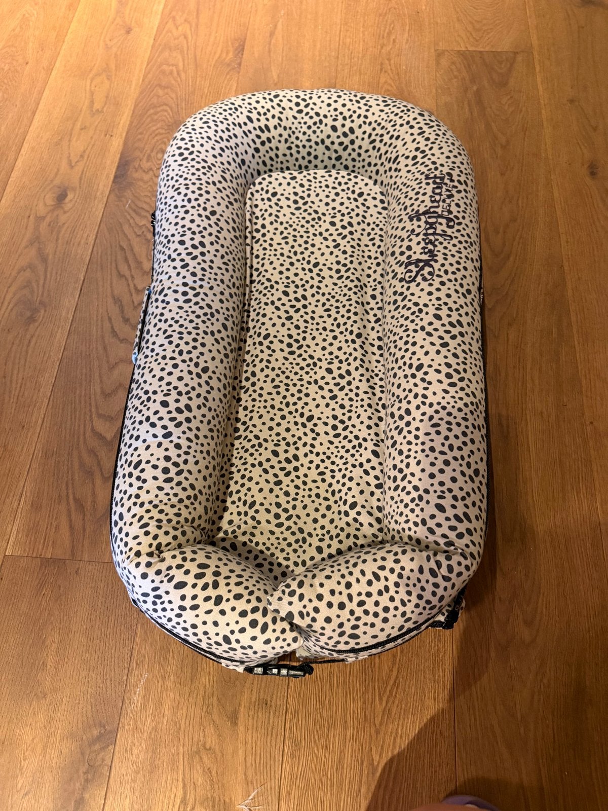 Sleepyhead Deluxe babynestje - Dalmatiër print, Kinderen en Baby's, Babywiegjes en Ledikanten, Ophalen of Verzenden, Zo goed als nieuw