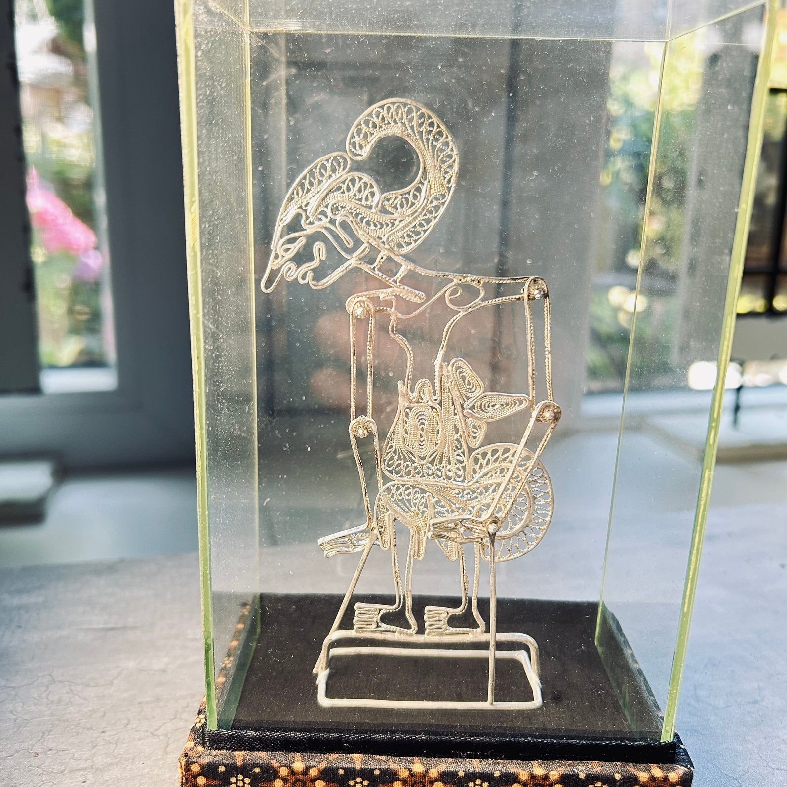 Silver plated filigraan Wajang Kulit pop Indonesië vitrine, Antiek en Kunst, Ophalen of Verzenden