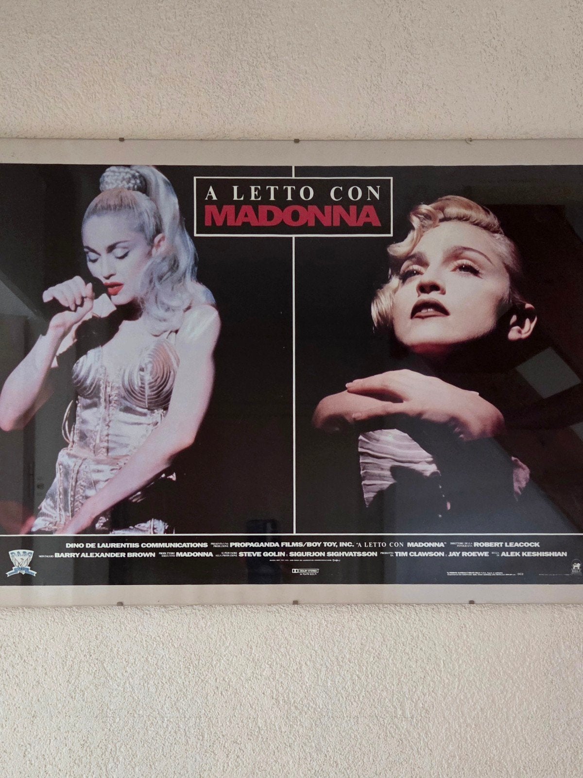 Madonna in bed with a letto con promo poster italië 1991, Gebruikt, Rechthoekig Liggend, Ophalen of Verzenden, A1 t/m A3