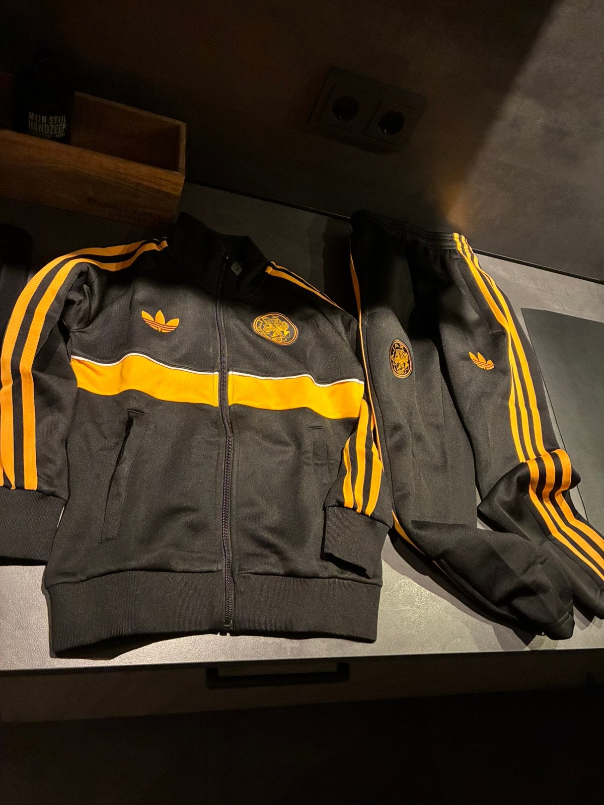 Ajax trainingspak maat 128/134, Ophalen of Verzenden, Zo goed als nieuw, Jongen of Meisje, Sport- of Zwemkleding