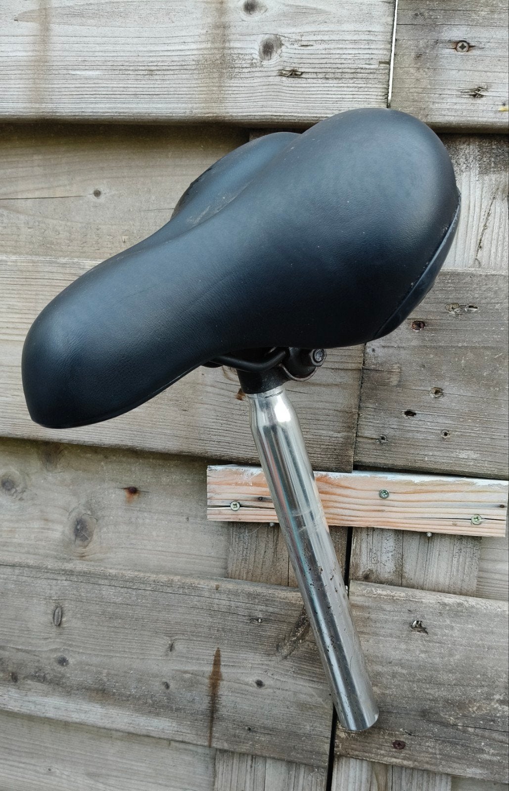 Bike seat and seat post, Fietsen en Brommers, Ophalen, Gebruikt, Elektrische fiets, Onbekend