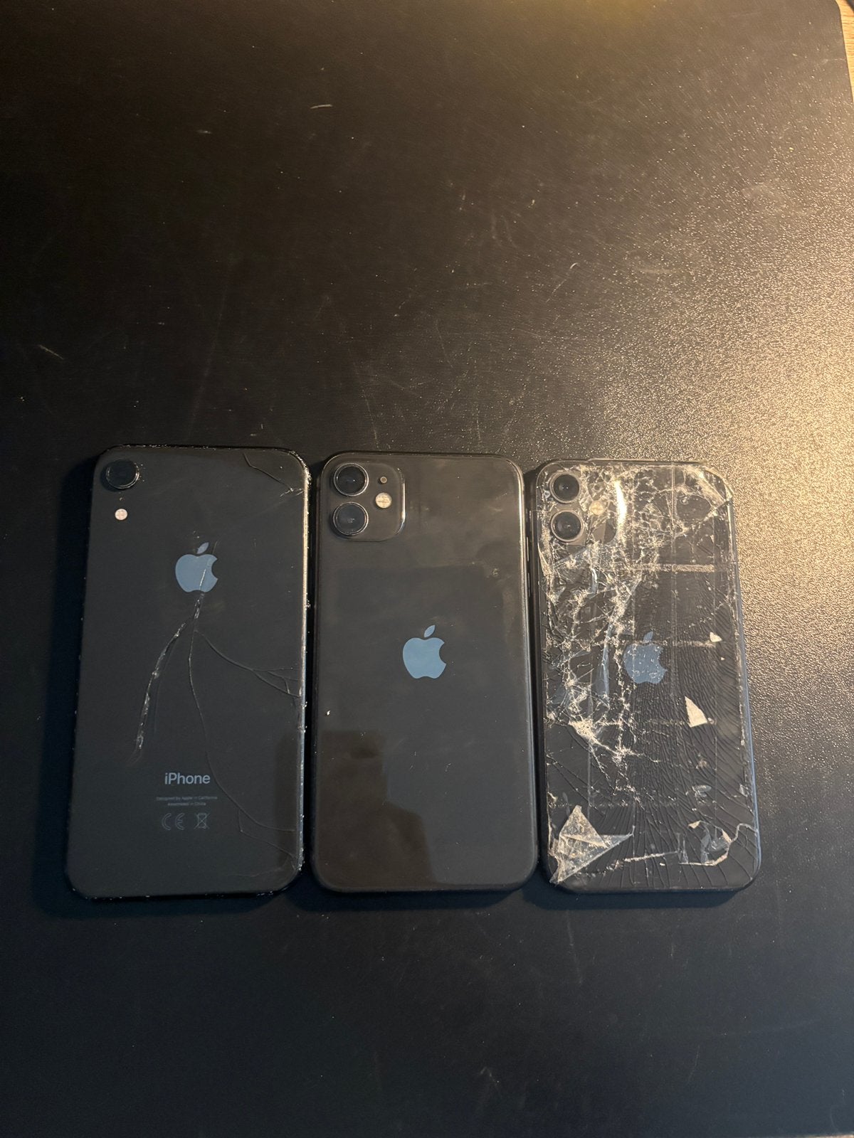 3 Kapotte Iphones (2x Iphone 11, 1x Iphone XR), Telecommunicatie, Zwart, 64 GB, Zonder simlock, Niet werkend