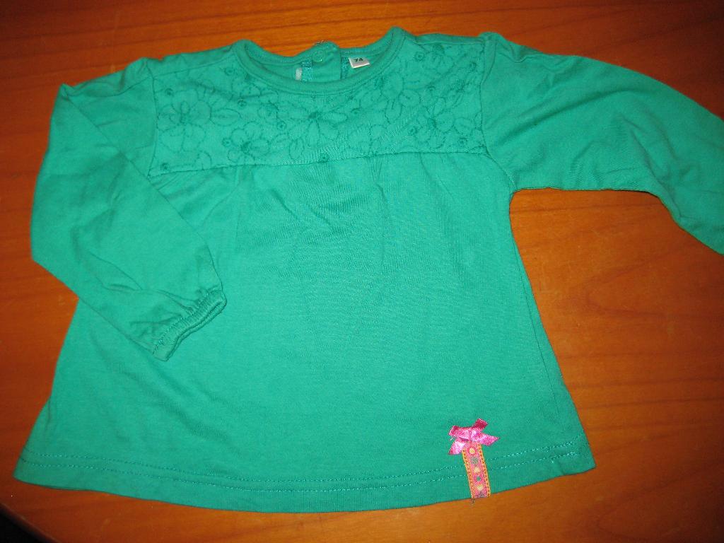 Groen shirt, 74 (366), Kinderen en Baby's, Babykleding | Maat 74, Ophalen of Verzenden, Zo goed als nieuw, Meisje, Shirtje of Longsleeve