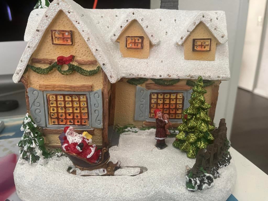 Kerstdorp met gekleurde lampjes en orginele doos, Diversen, Kerst, Ophalen of Verzenden, Nieuw