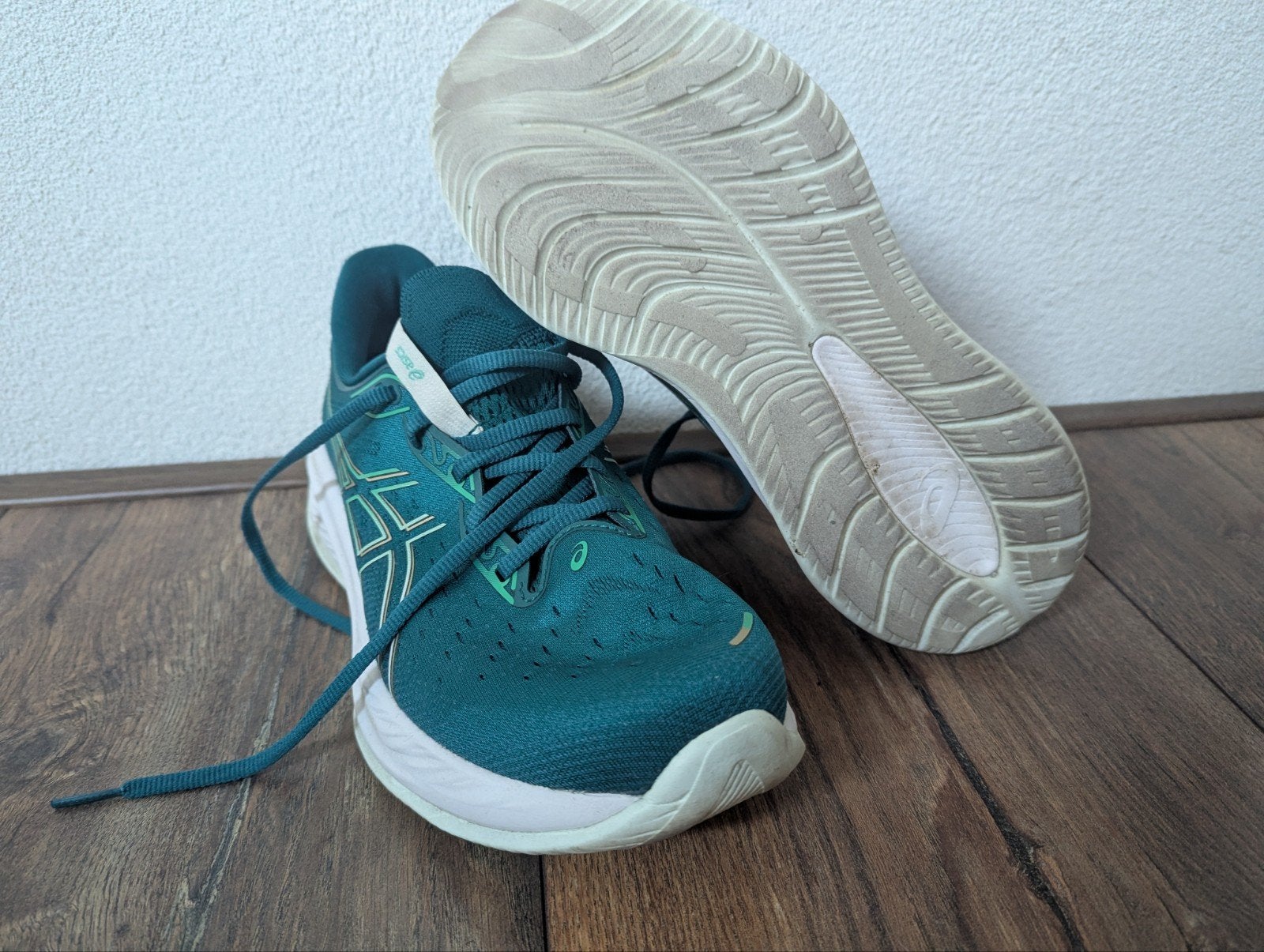 Asics hardloopschoenen mt 42.5, Sport en Fitness, Loopsport en Atletiek, Hardloopschoenen, Ophalen of Verzenden, Zo goed als nieuw