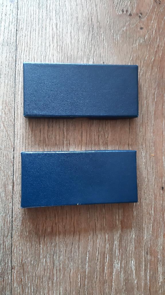 2 medaille doosjes, Ophalen of Verzenden, Landmacht, Nederland, Lintje, Medaille of Wings