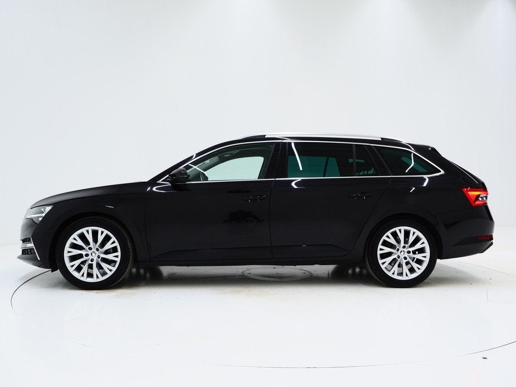 Skoda Superb Combi 1.4 TSI iV 218PK Style | Leder/Alcantara, Gebruikt, 4 cilinders, Automatische klimaatregeling, Zwart