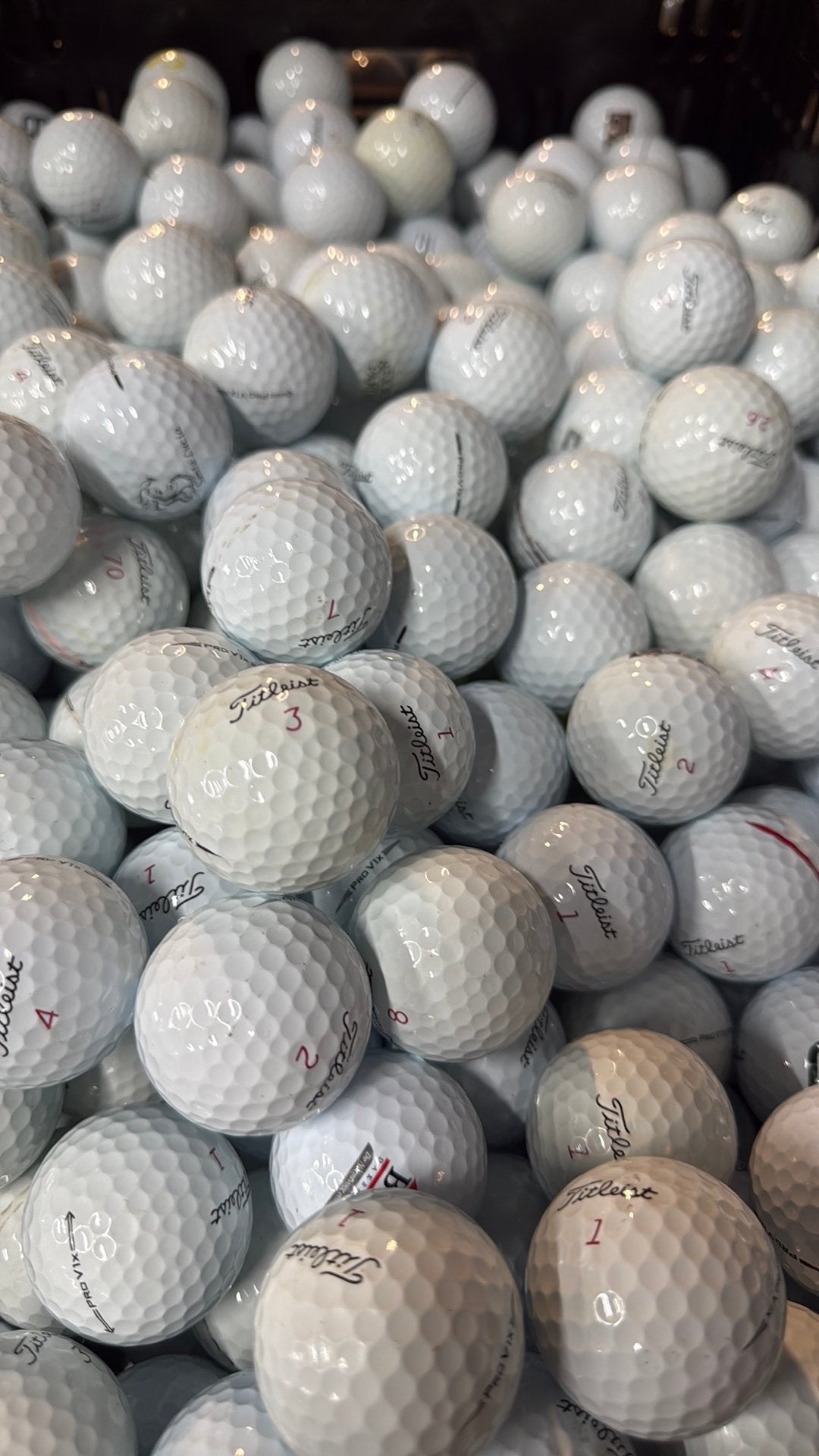 Nieuwstaat Pro v1x Golfballen 100 stuks, Sport en Fitness, Golf, Ophalen of Verzenden, Zo goed als nieuw, Bal(len)