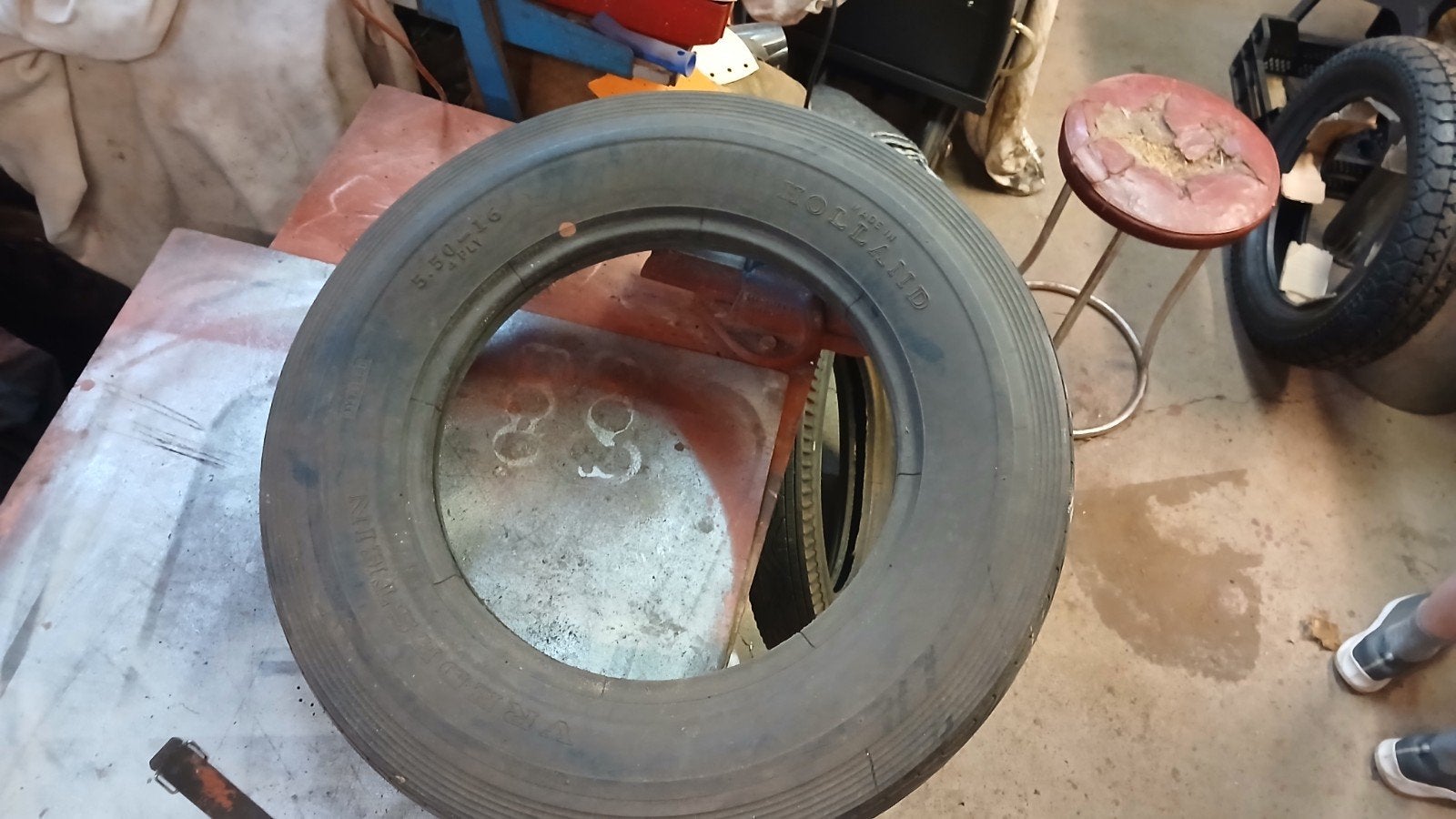 2 oude oltymer banden 16 inch afhalen in ijmuiden tegen eab, Ophalen