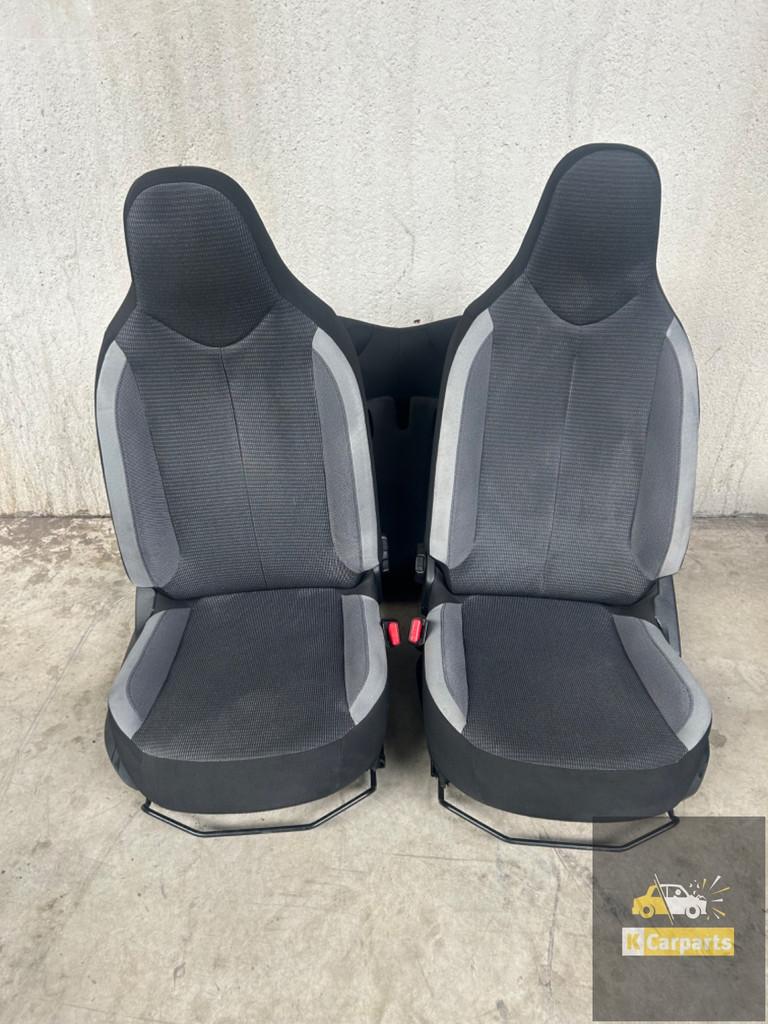 Stoelen set Totoya Aygo compleet Interieur set citroen c1, Auto-onderdelen, Interieur en Bekleding, Info@fabrikant.eu, Fabrikantstraat 1
1000 AA  Amsterdam, NL