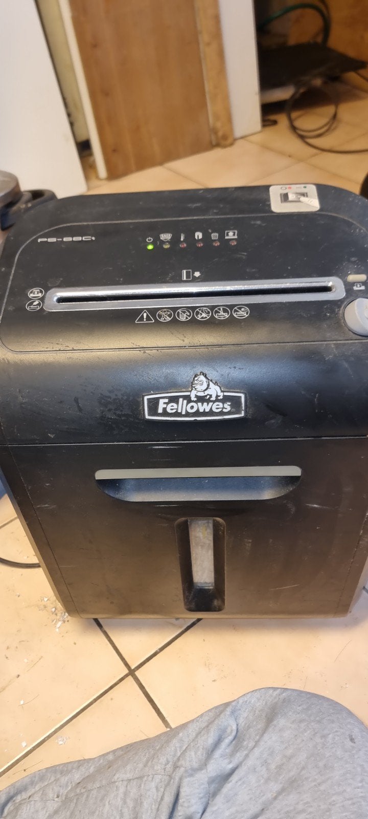 Fellowes PS-60C papiervernietiger, Ophalen, Gebruikt