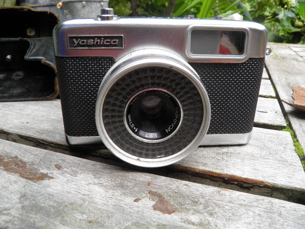 Yassica ez matic, met originele bijbehorende tas, Ophalen of Verzenden, Refurbished, Spiegelreflex, Canon