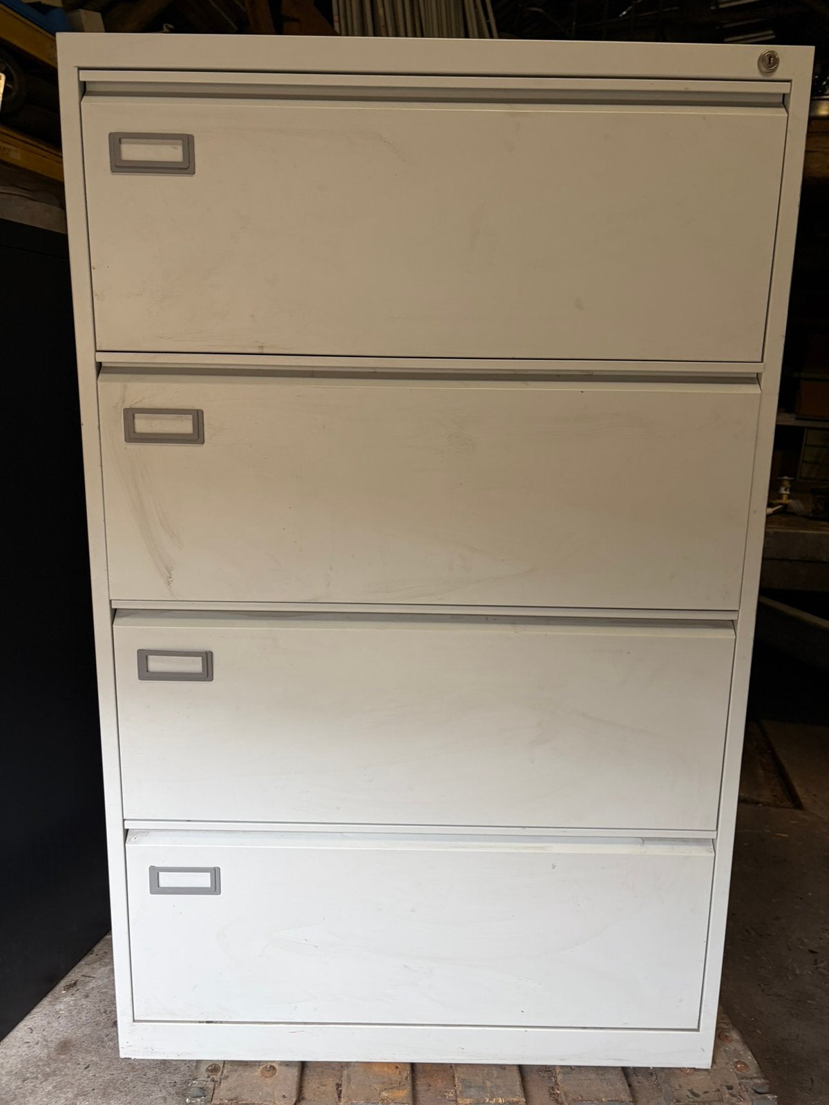 Brede ladenkast 4 laden 84 cm breed 133 H 62cm diep, Huis en Inrichting, Ophalen, Gebruikt, Metalen laden kast dossierkast berging kantoorkast