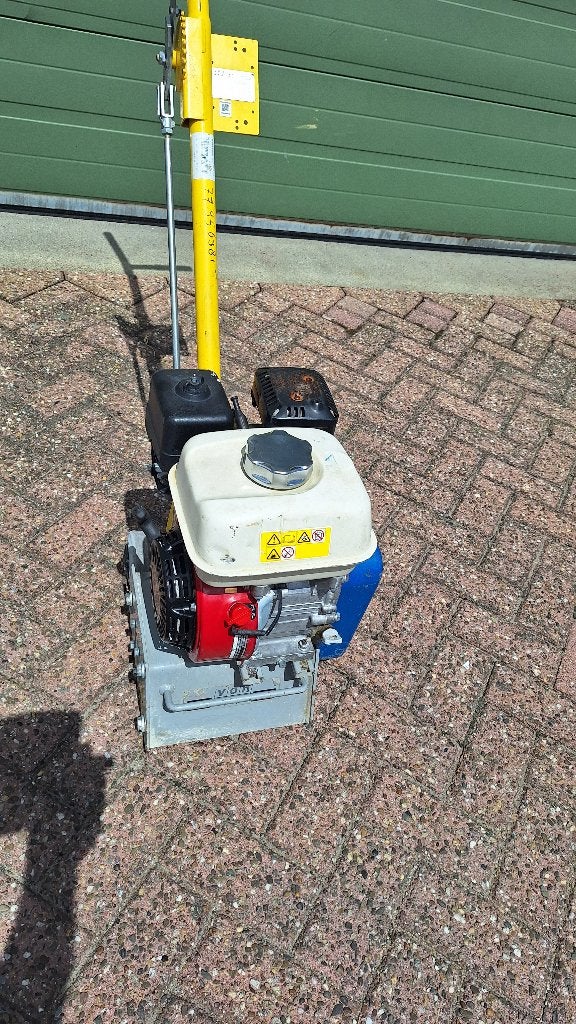 oppervlaktefrees bouchardeermachine vloerfrees benzine, Ophalen, Gebruikt, Overige typen, Industriepark 2a 9351PA Leek