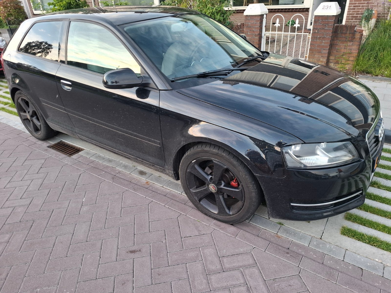 Audi A3 1.6 TDI 77KW 3D 2011 Zwart, Auto's, Audi, Voorwielaandrijving, 4 cilinders, Zwart, Origineel Nederlands