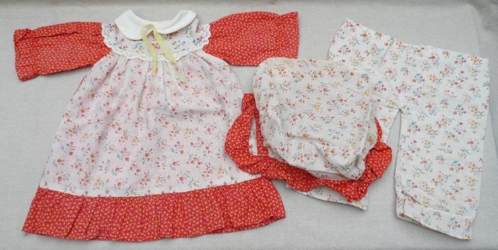 Kleding van Carrie (= grote Holly Hobbie pop), Verzamelen, Retro, Ophalen of Verzenden, Overige typen