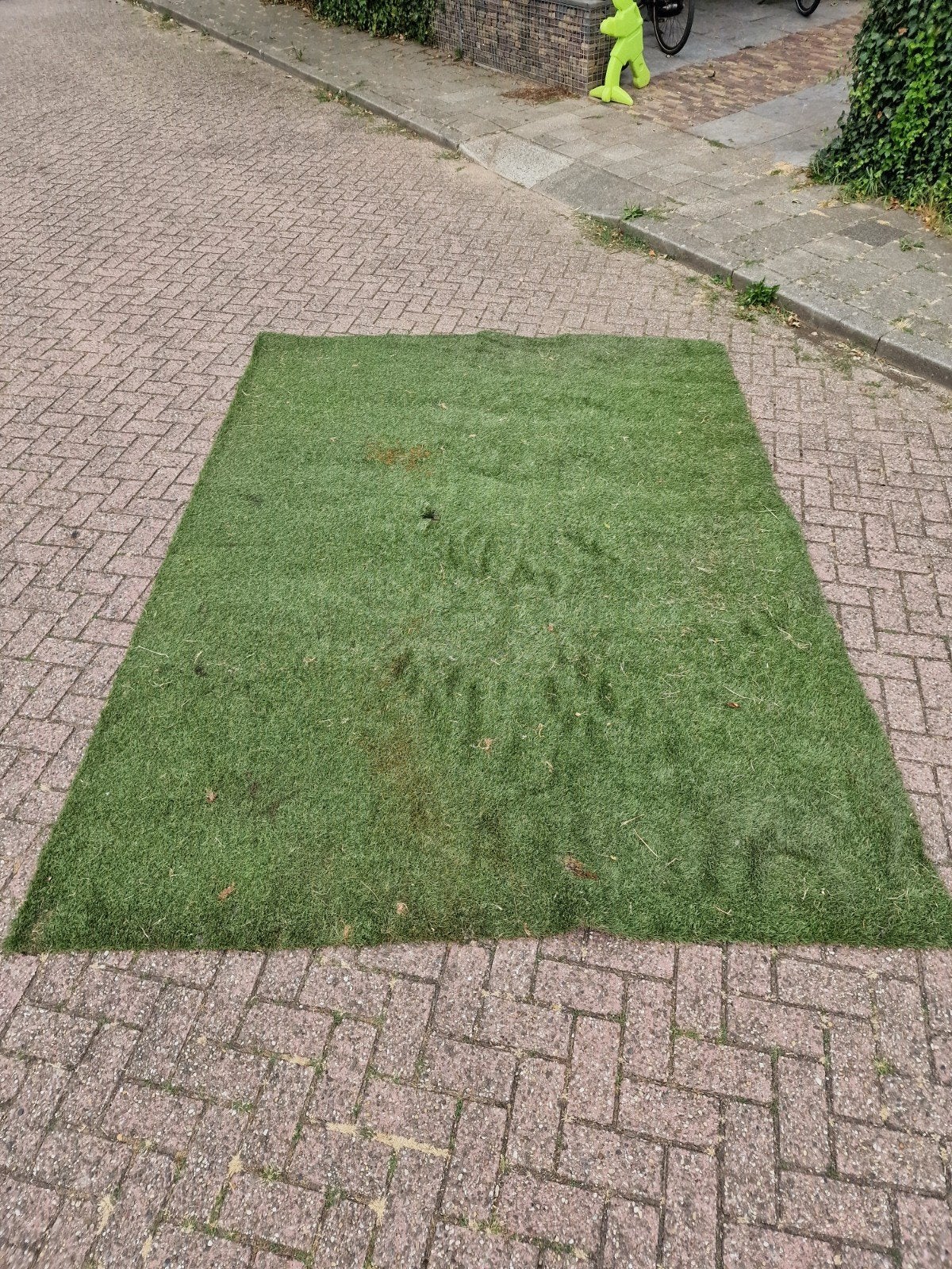 Grasmat  (2.35 x 3.20m) met parasolgat, Ophalen, Gebruikt, Minder dan 10 m², Gras