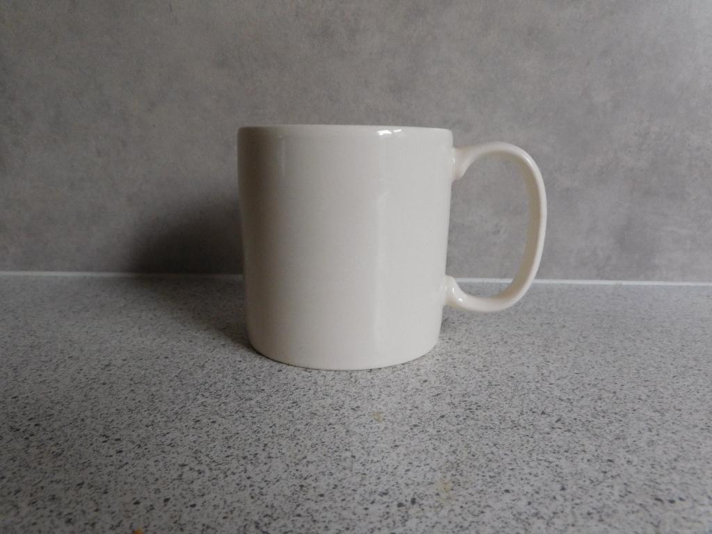Mok 8,5x8,5 cm. Edme Queensware Wedgwood, Ophalen of Verzenden, Zo goed als nieuw, Aardewerk, Kop(pen) en/of Schotel(s)