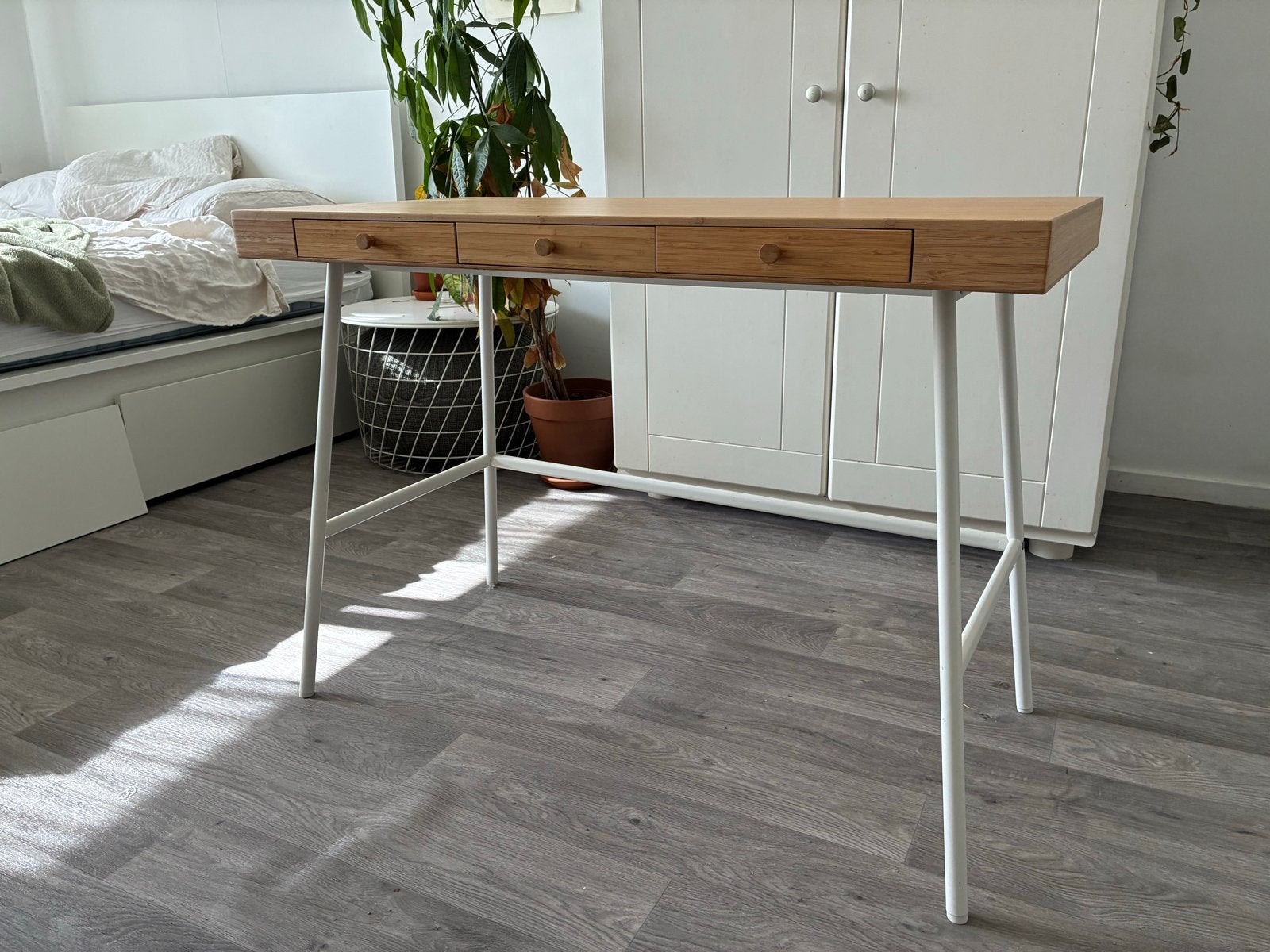 IKEA LILLÅSEN bureau bamboe met 3 lades, Huis en Inrichting, Bureaus, Ophalen, Gebruikt, Bruin, IKEA